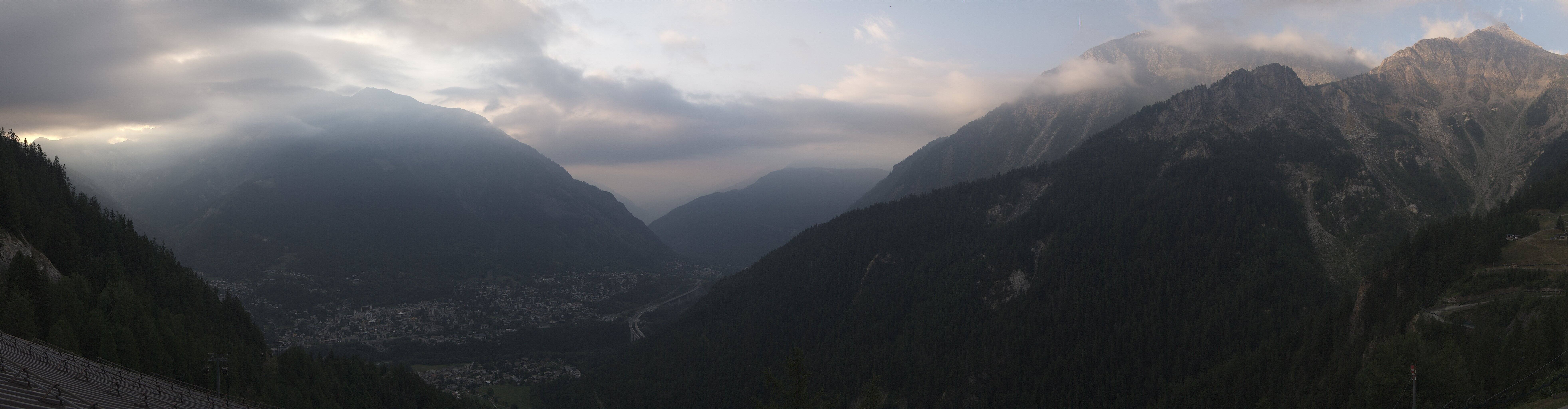 Archiv Foto Webcam Checrouit Panoramablick, Courmayeur