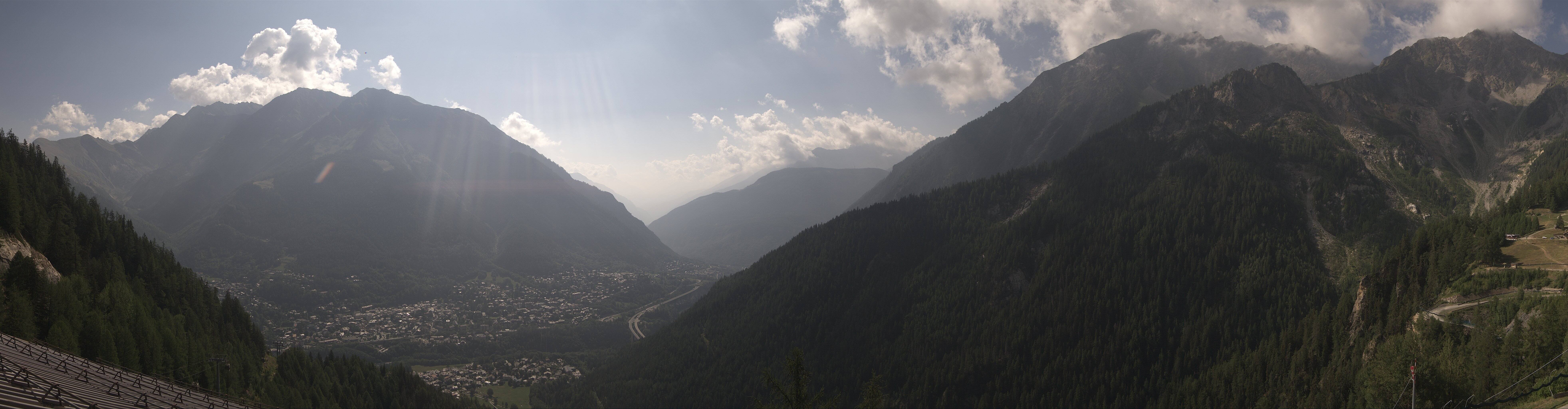 Archiv Foto Webcam Checrouit Panoramablick, Courmayeur