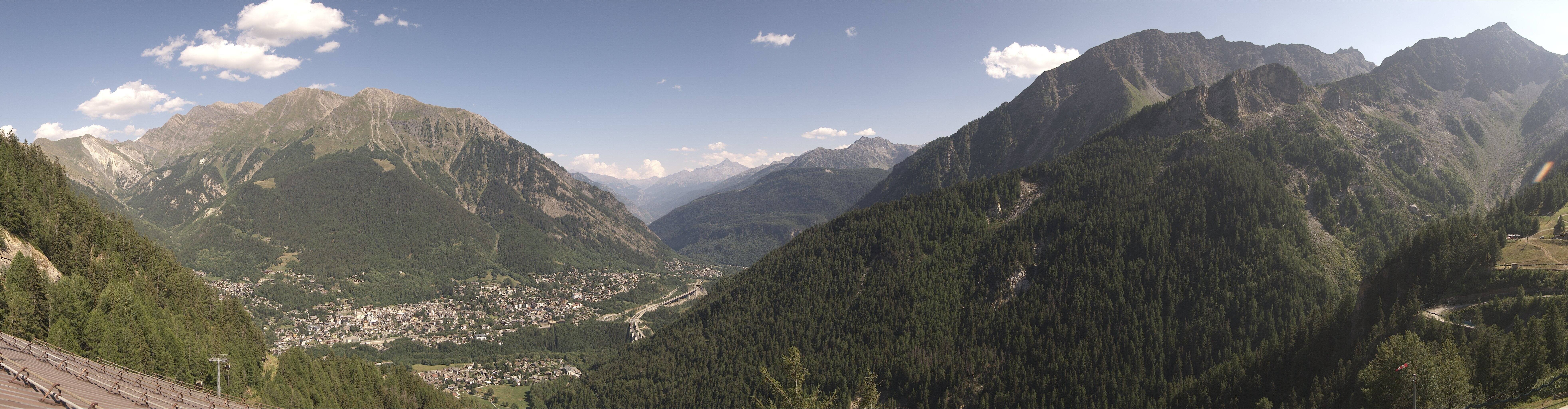 Archiv Foto Webcam Checrouit Panoramablick, Courmayeur