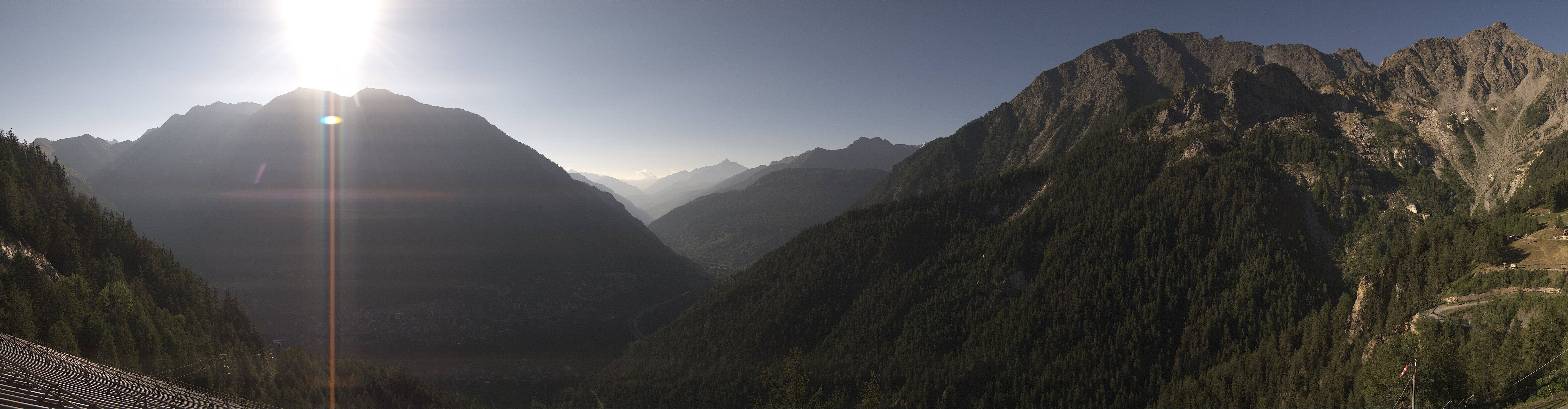 Archived image Webcam Panorama over Checrouit Courmayeur