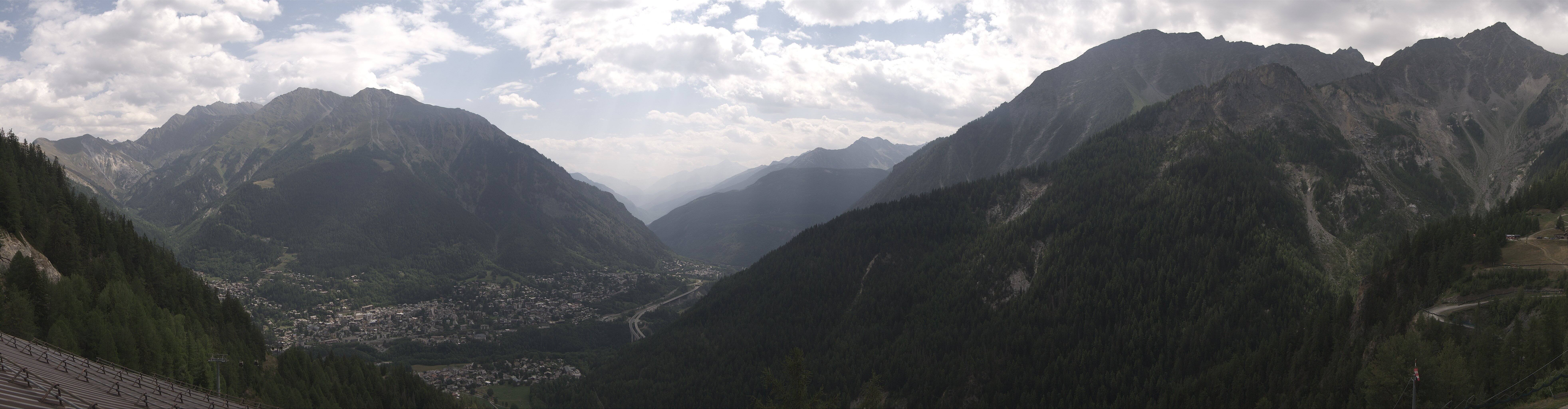 Archiv Foto Webcam Checrouit Panoramablick, Courmayeur