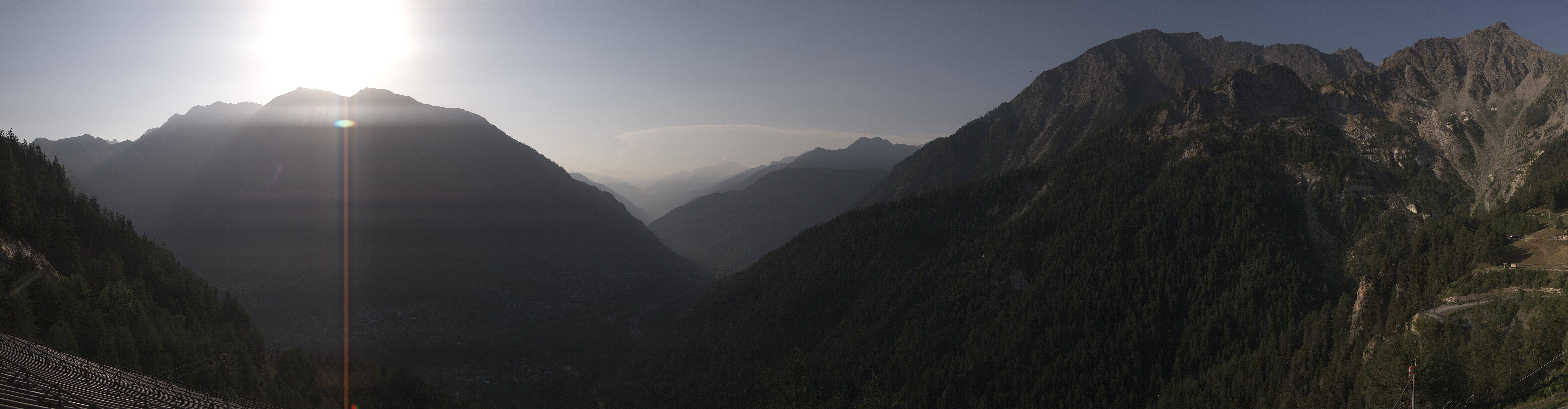 Archiv Foto Webcam Checrouit Panoramablick, Courmayeur