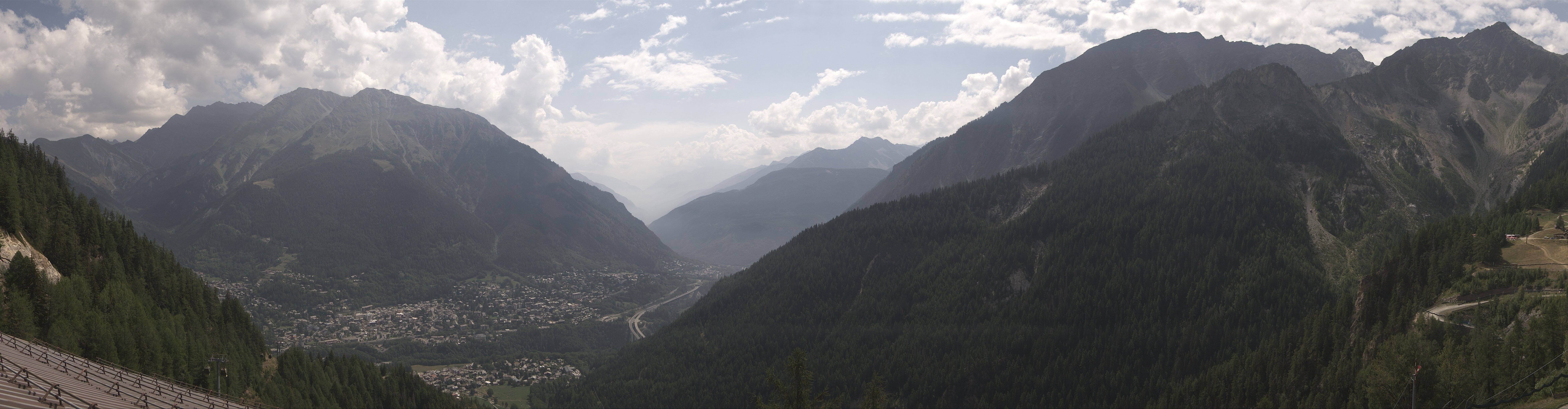Archiv Foto Webcam Checrouit Panoramablick, Courmayeur