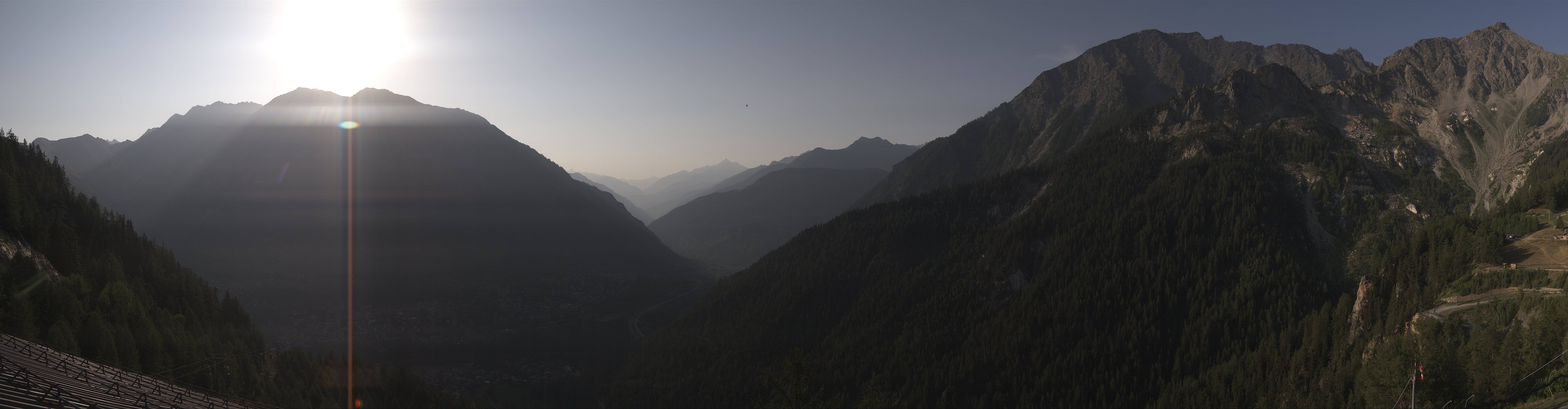 Archiv Foto Webcam Checrouit Panoramablick, Courmayeur