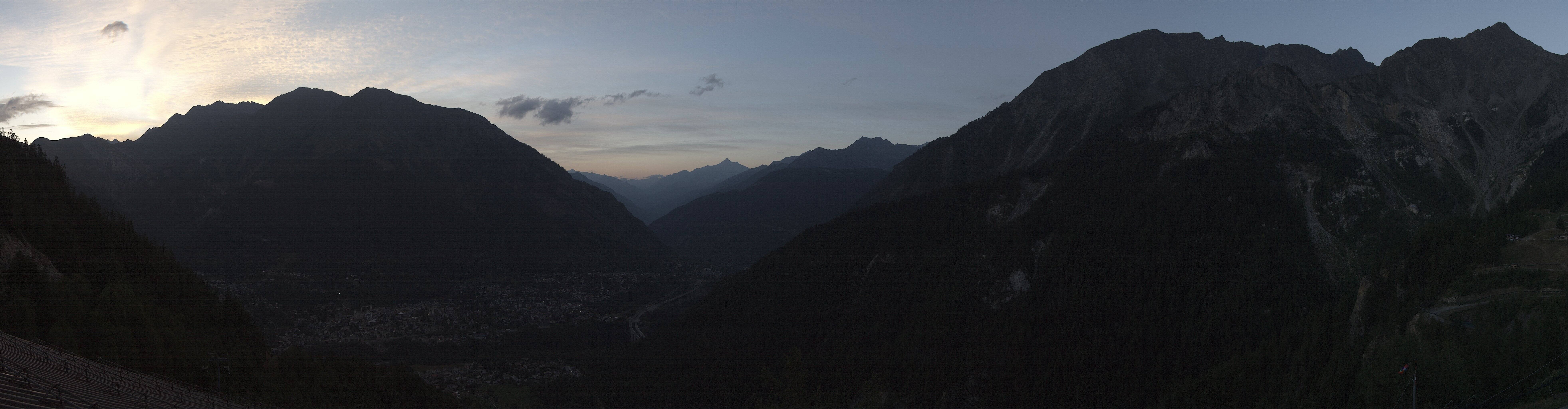 Archiv Foto Webcam Checrouit Panoramablick, Courmayeur
