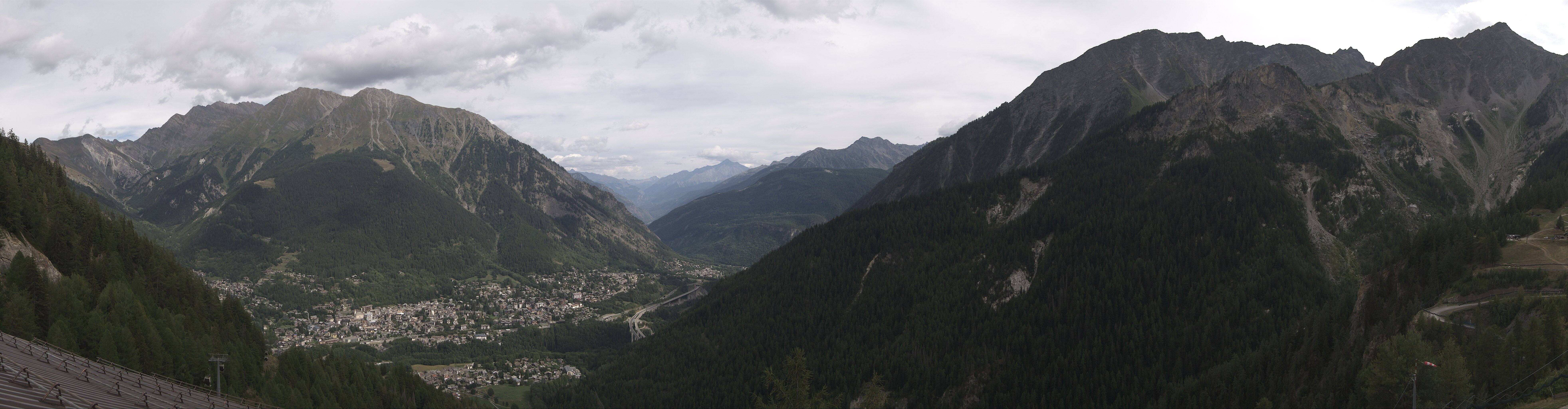 Archiv Foto Webcam Checrouit Panoramablick, Courmayeur