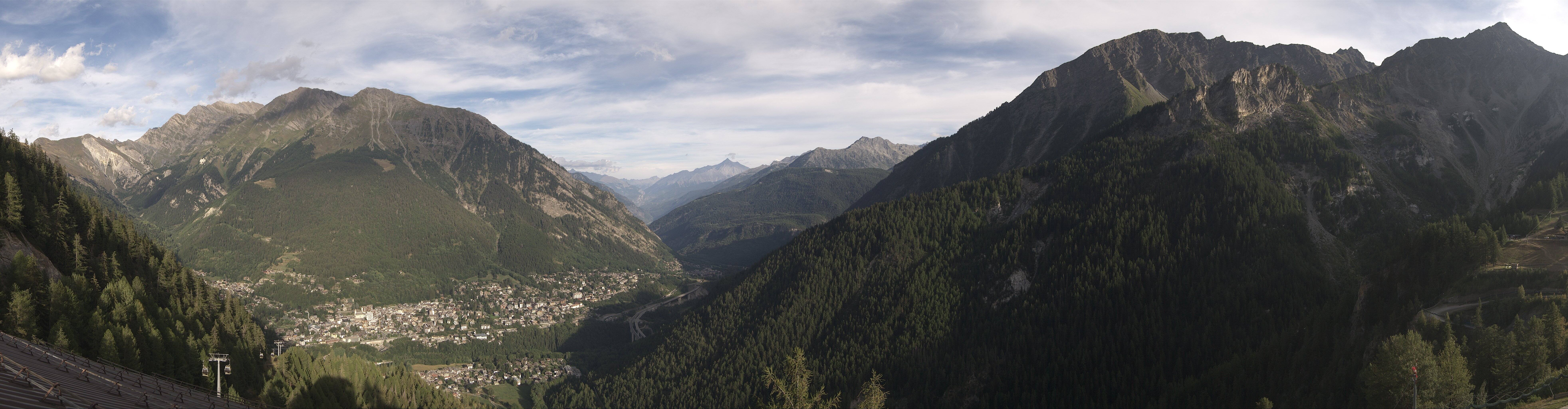 Archiv Foto Webcam Checrouit Panoramablick, Courmayeur