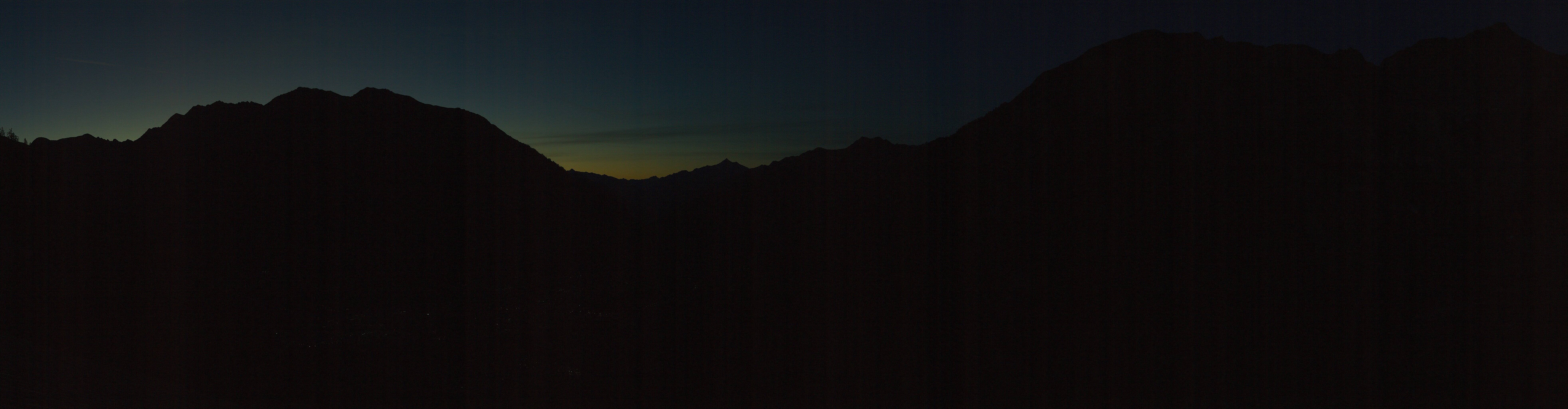 Archived image Webcam Panorama over Checrouit Courmayeur