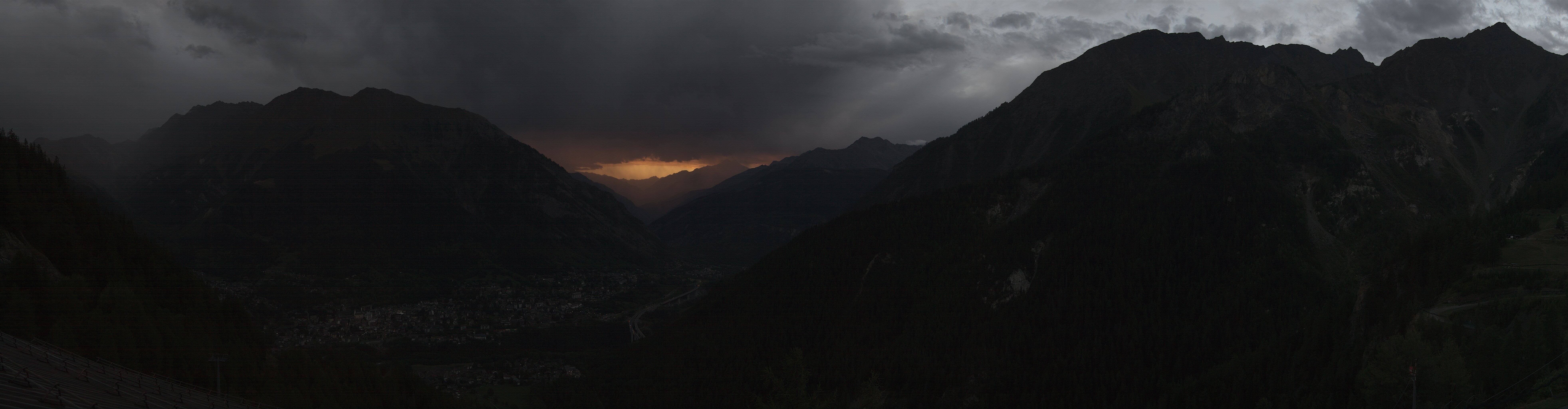 Archiv Foto Webcam Checrouit Panoramablick, Courmayeur