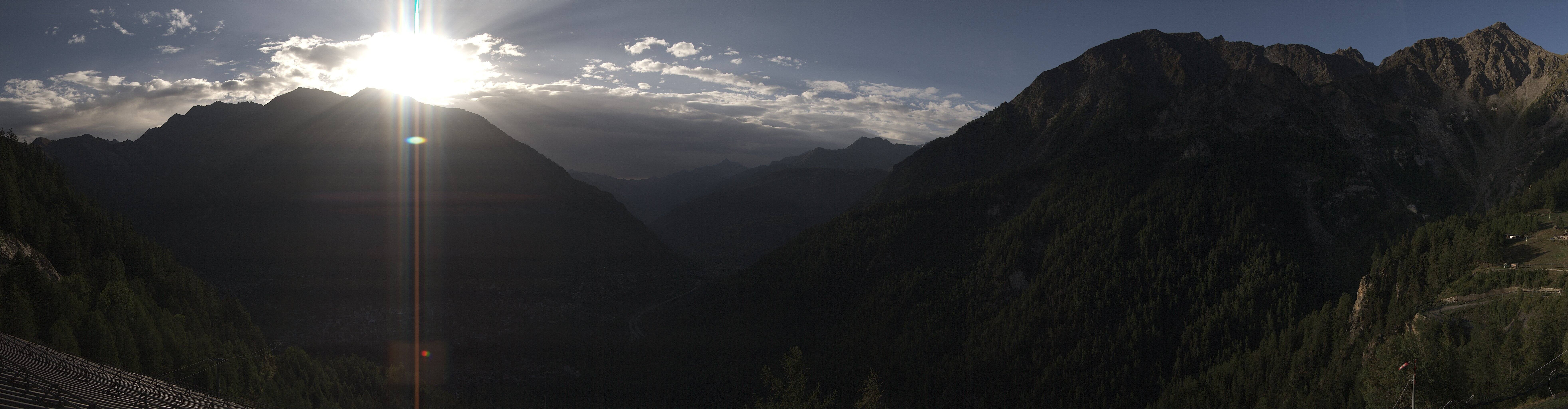 Archiv Foto Webcam Checrouit Panoramablick, Courmayeur