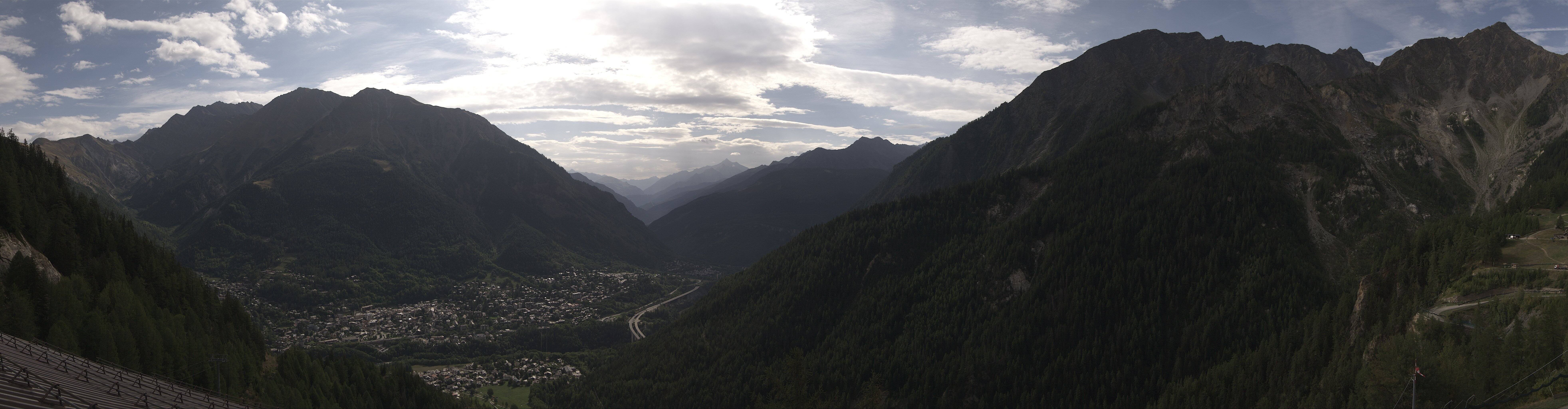 Archiv Foto Webcam Checrouit Panoramablick, Courmayeur