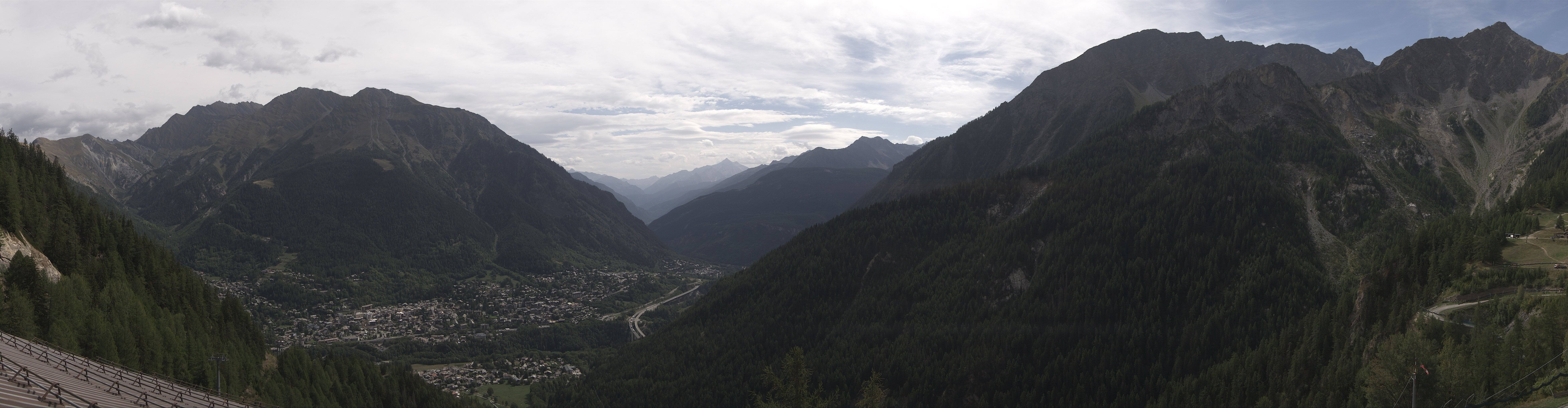 Archiv Foto Webcam Checrouit Panoramablick, Courmayeur