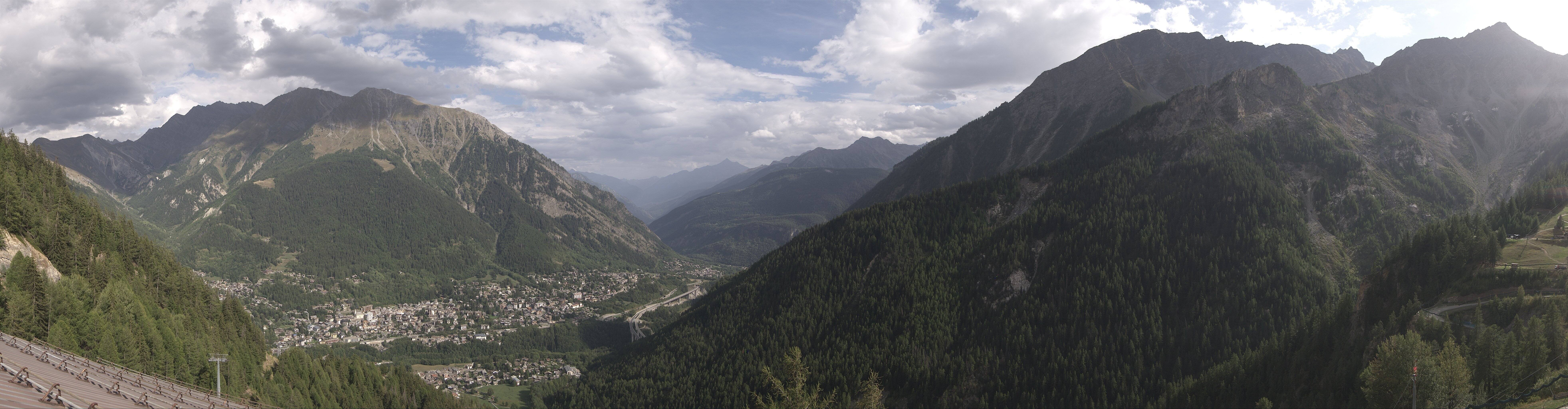 Archiv Foto Webcam Checrouit Panoramablick, Courmayeur