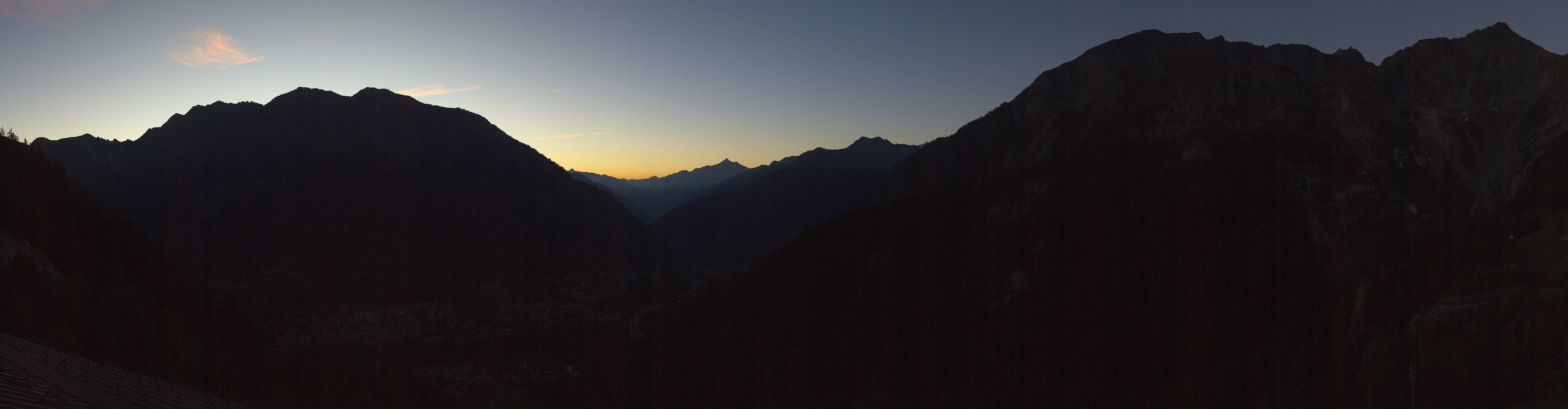 Archiv Foto Webcam Checrouit Panoramablick, Courmayeur
