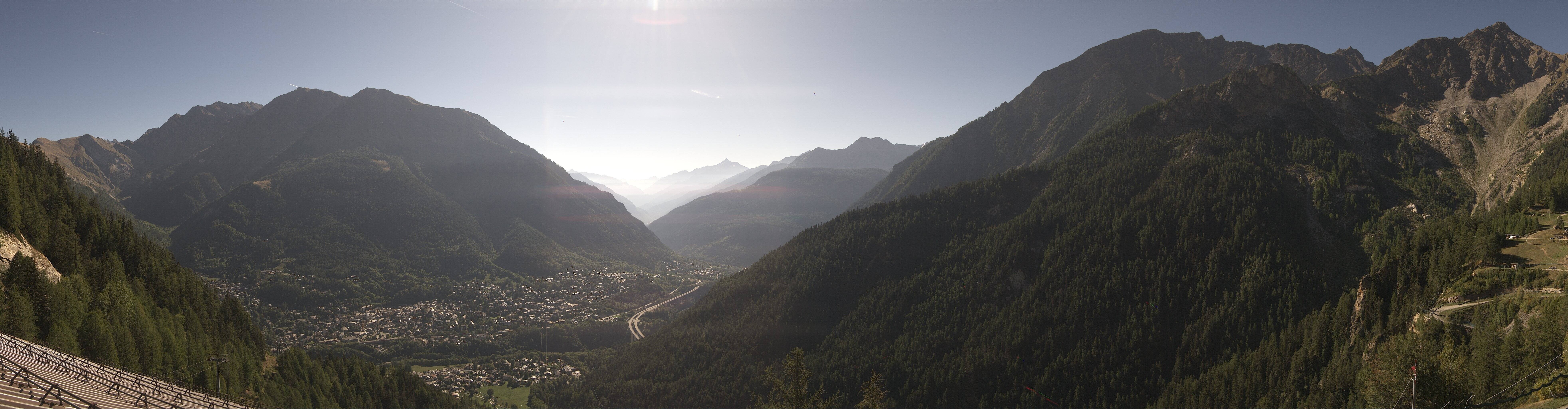 Archiv Foto Webcam Checrouit Panoramablick, Courmayeur