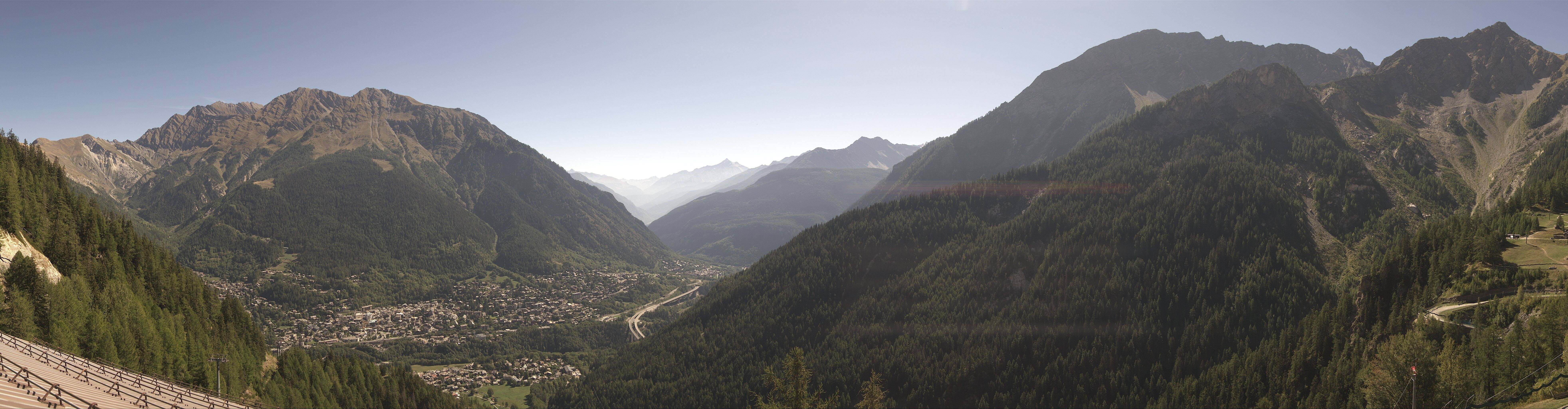 Archiv Foto Webcam Checrouit Panoramablick, Courmayeur