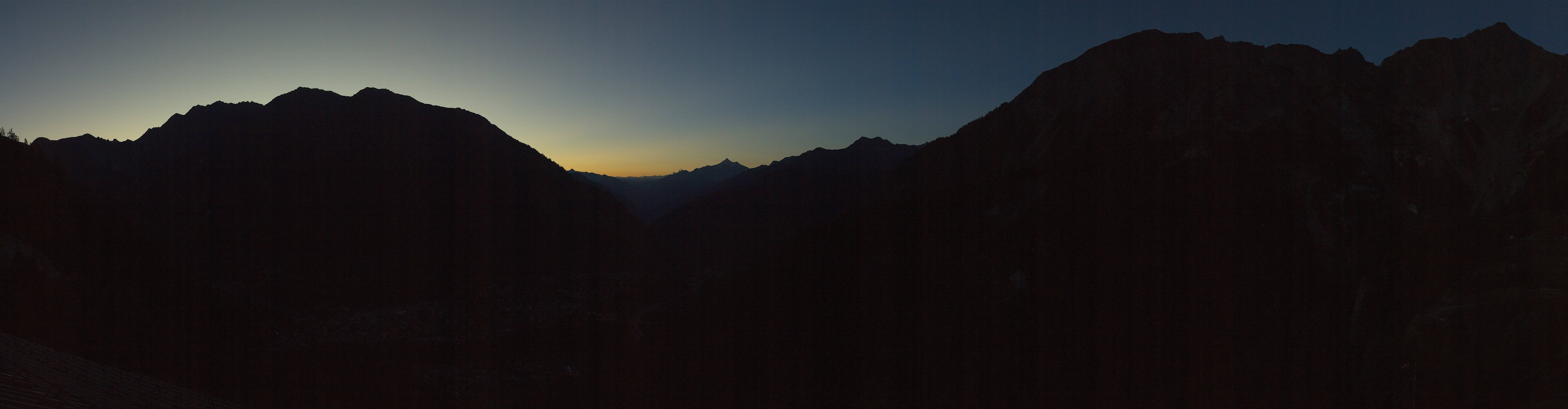 Archiv Foto Webcam Checrouit Panoramablick, Courmayeur