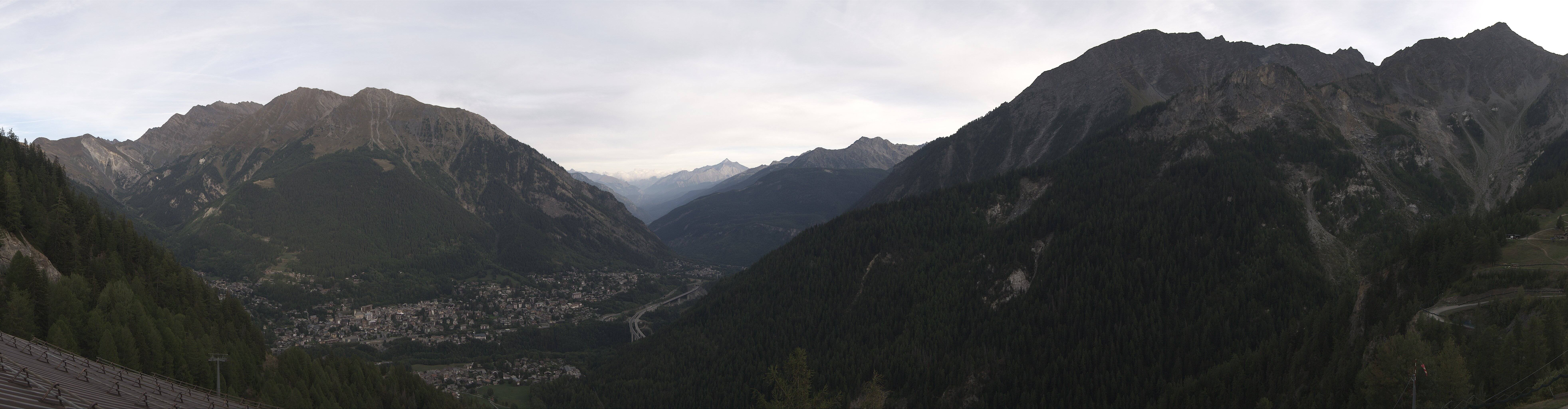 Archiv Foto Webcam Checrouit Panoramablick, Courmayeur