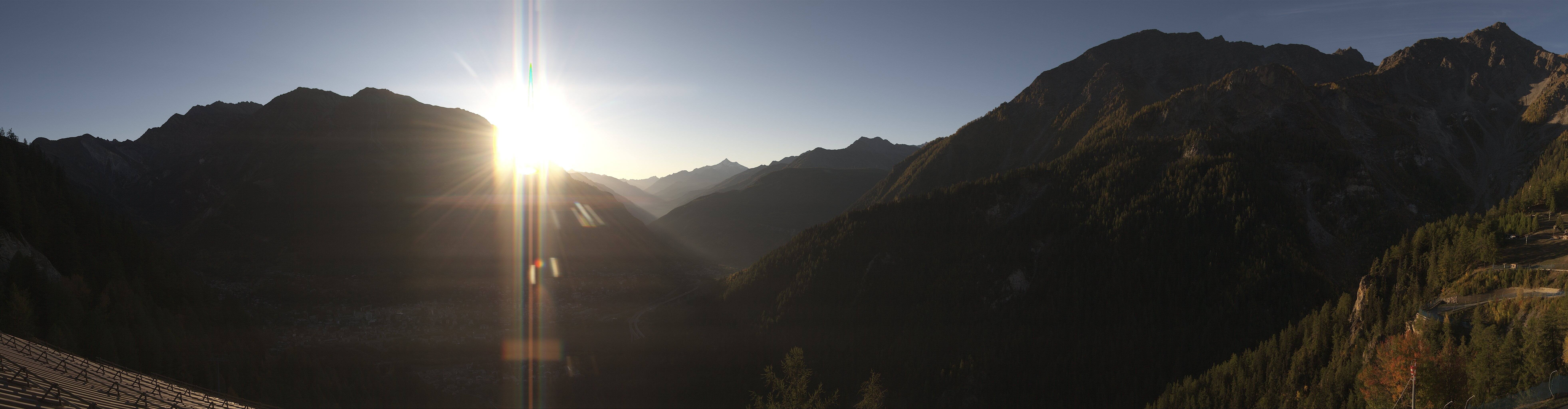 Archived image Webcam Panorama over Checrouit Courmayeur