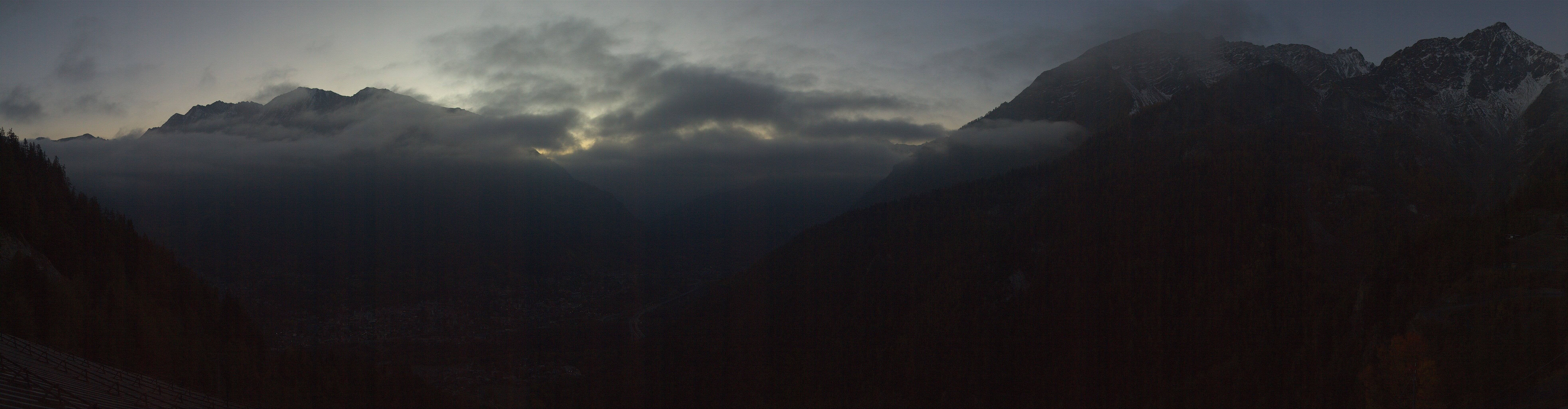 Archiv Foto Webcam Checrouit Panoramablick, Courmayeur
