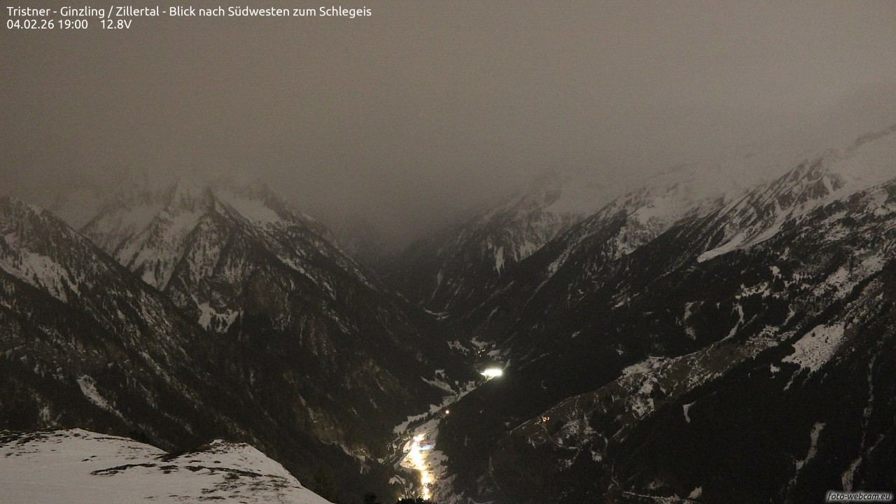Archived image Webcam Tristner/ Zillertal - View to Grinberg