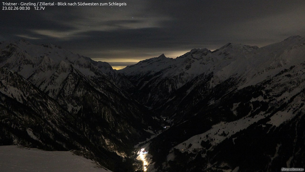Archived image Webcam Tristner/ Zillertal - View to Grinberg