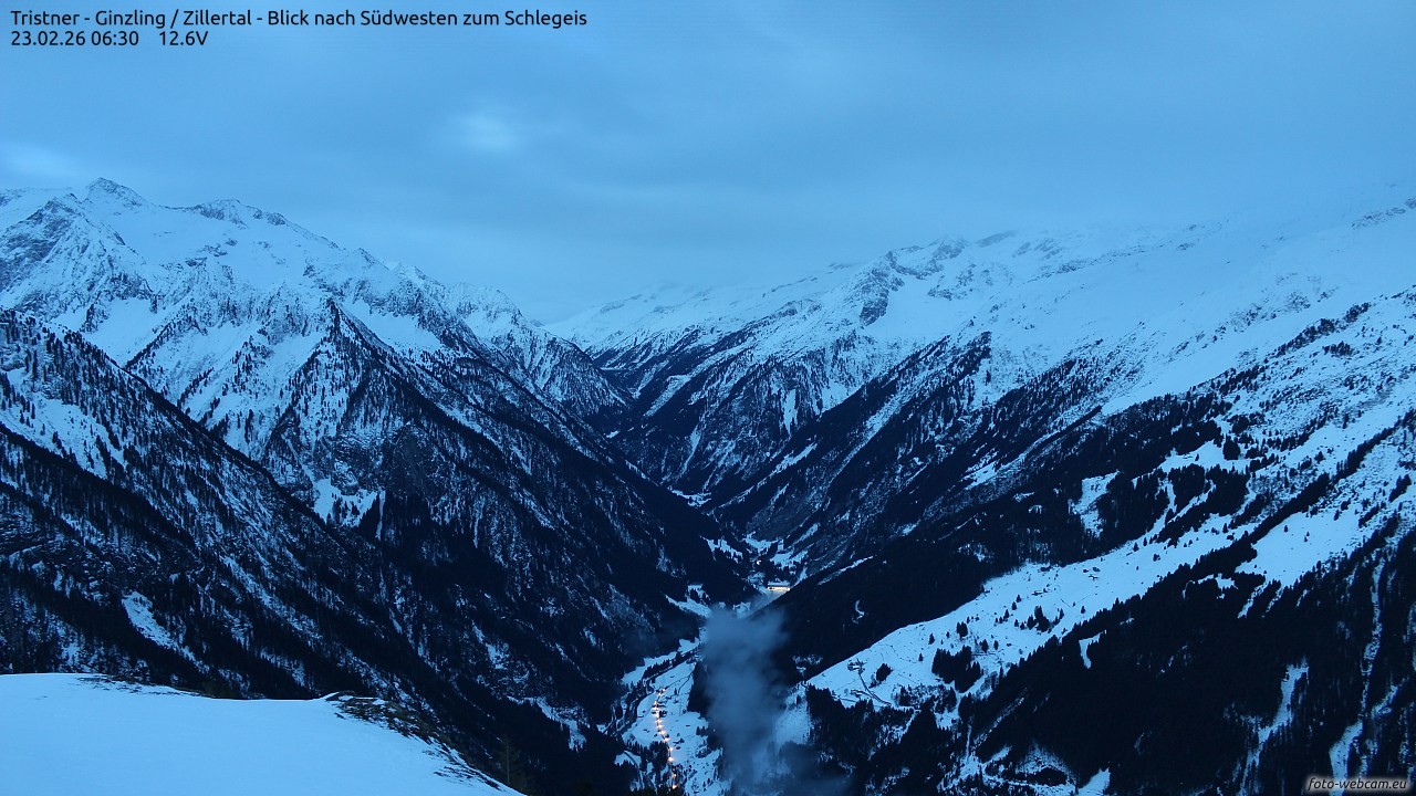 Archived image Webcam Tristner/ Zillertal - View to Grinberg