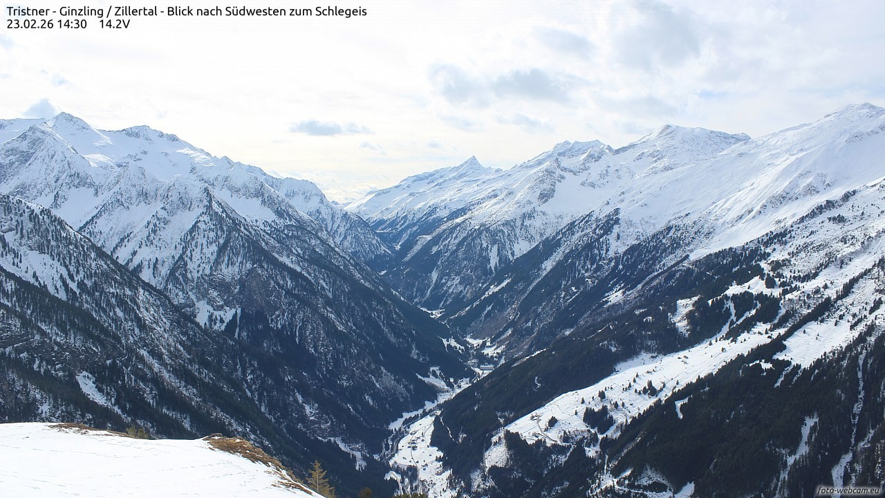 Archived image Webcam Tristner/ Zillertal - View to Grinberg