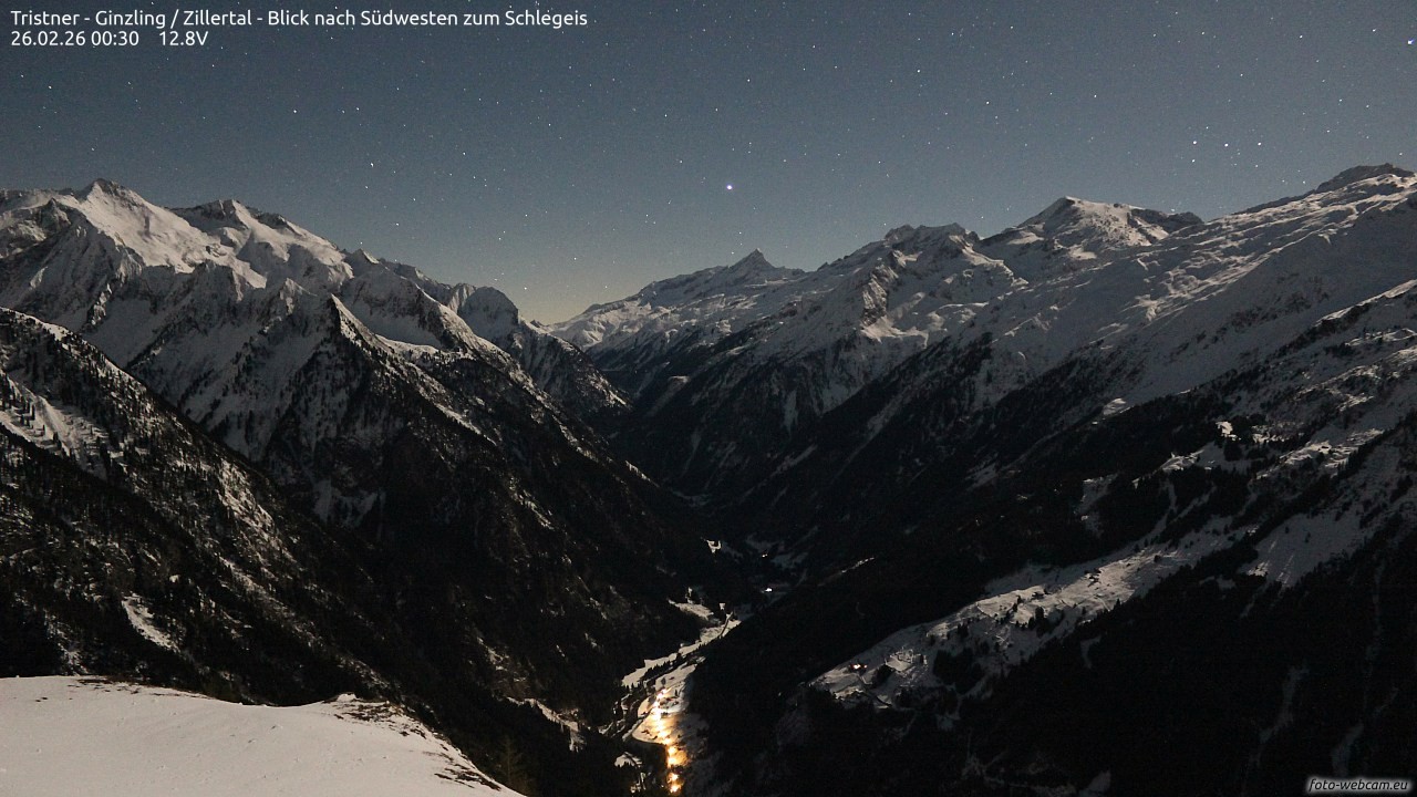 Archived image Webcam Tristner/ Zillertal - View to Grinberg