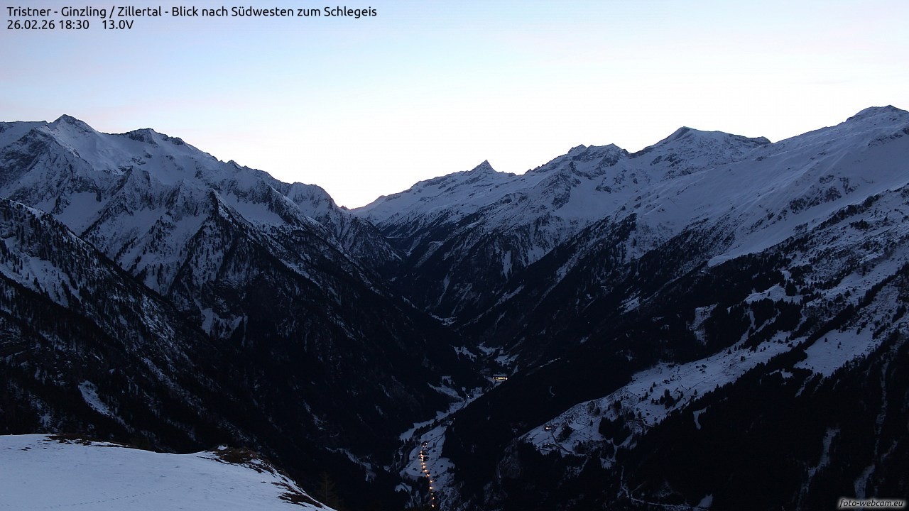 Archived image Webcam Tristner/ Zillertal - View to Grinberg