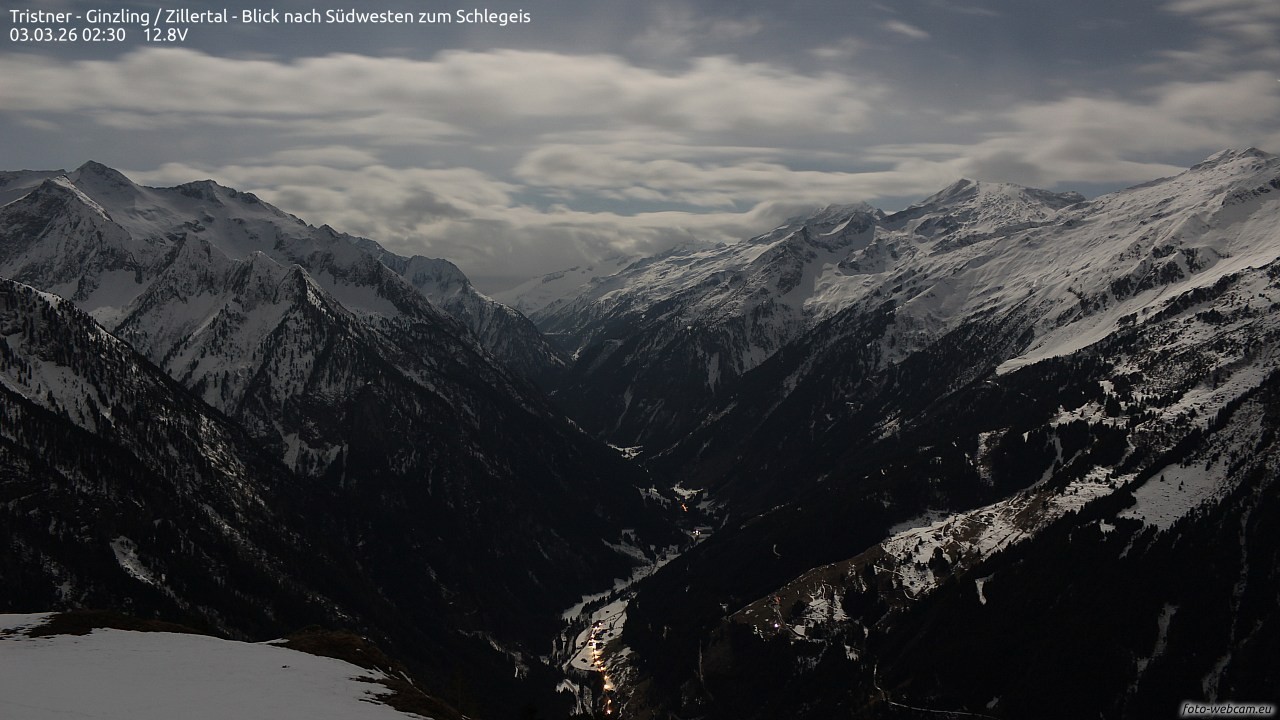 Archived image Webcam Tristner/ Zillertal - View to Grinberg