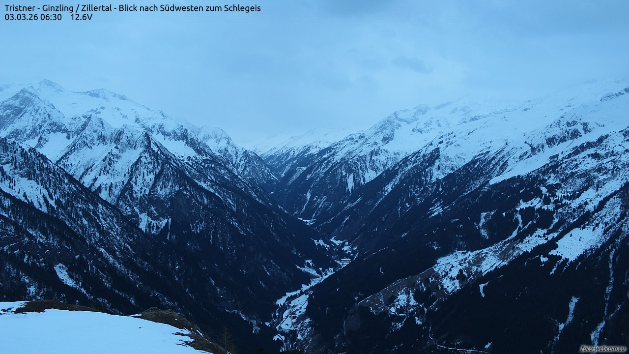 Archived image Webcam Tristner/ Zillertal - View to Grinberg