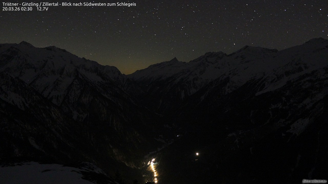 Archived image Webcam Tristner/ Zillertal - View to Grinberg