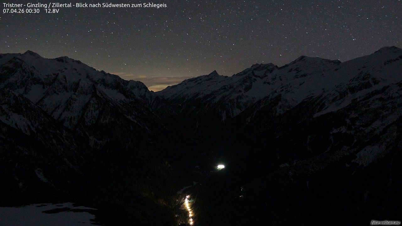 Archived image Webcam Tristner/ Zillertal - View to Grinberg
