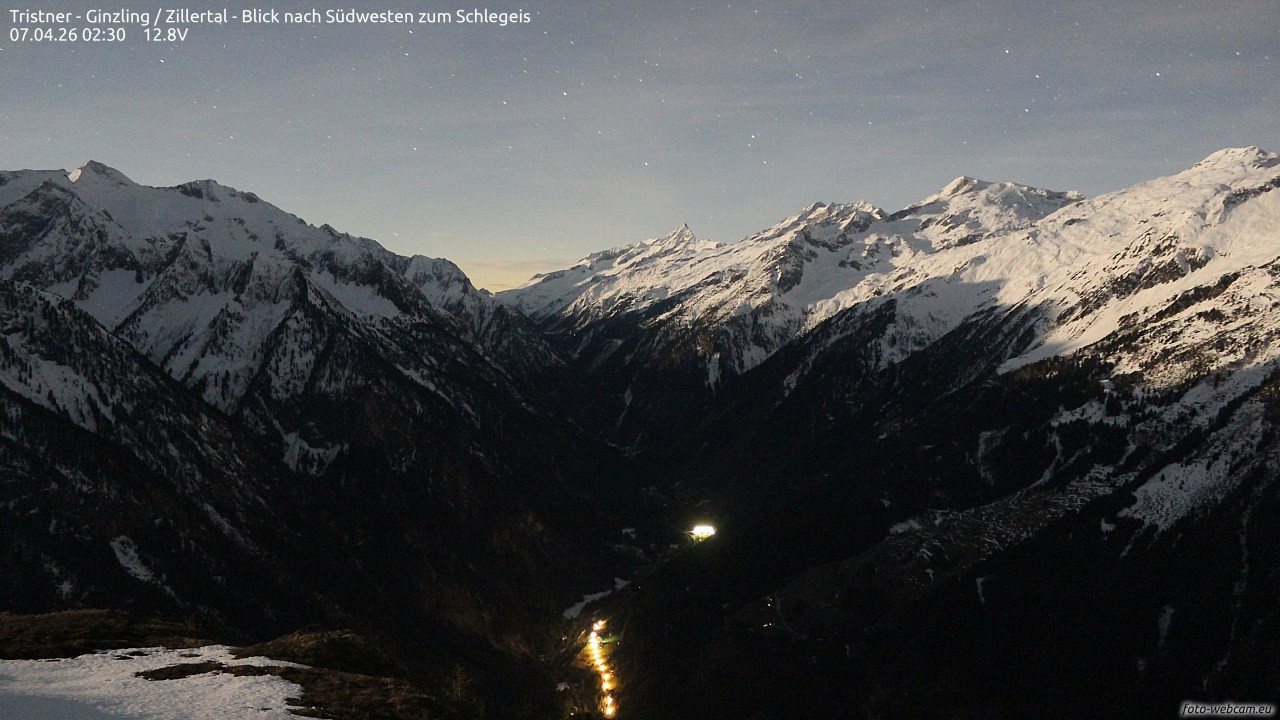 Archived image Webcam Tristner/ Zillertal - View to Grinberg