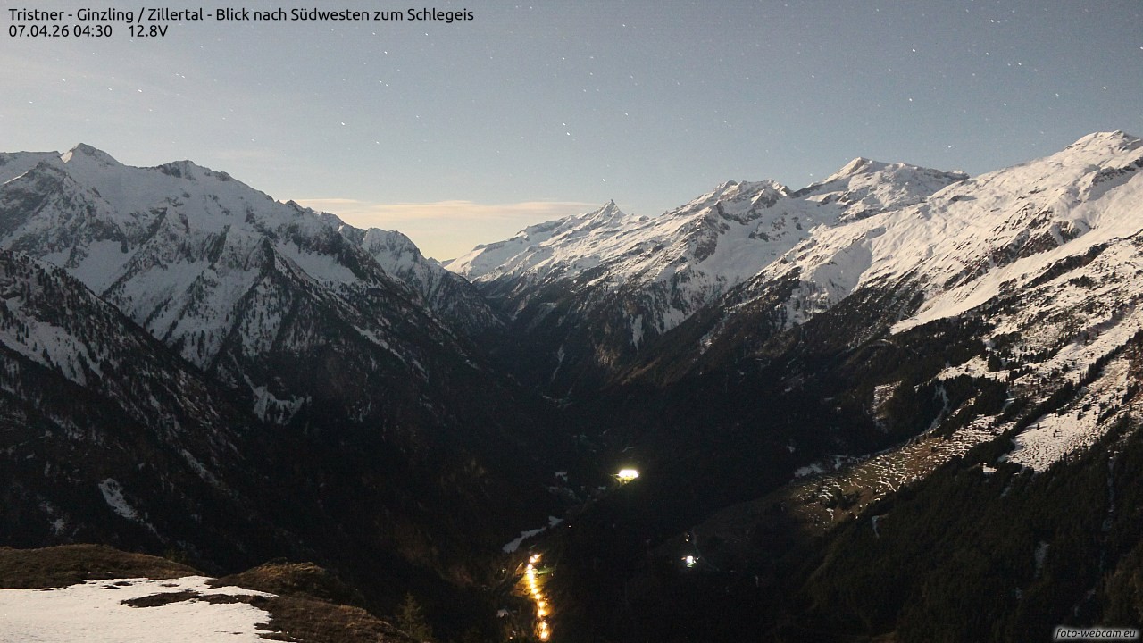 Archived image Webcam Tristner/ Zillertal - View to Grinberg