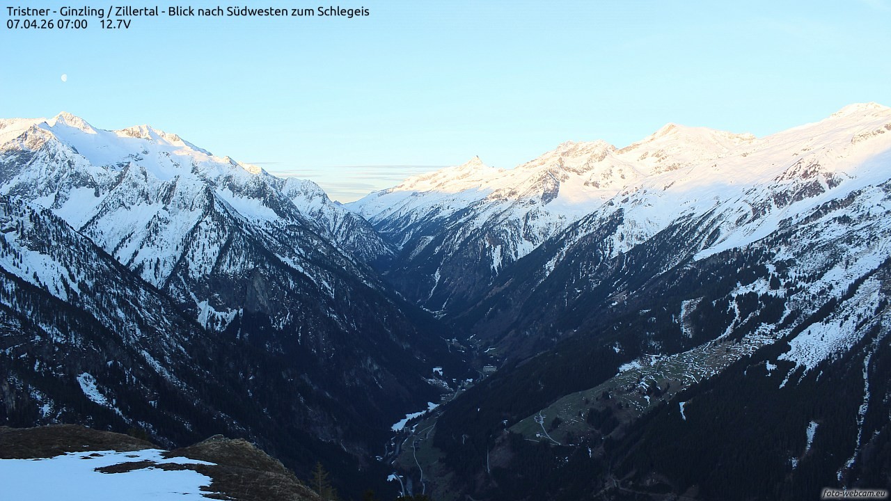 Archived image Webcam Tristner/ Zillertal - View to Grinberg