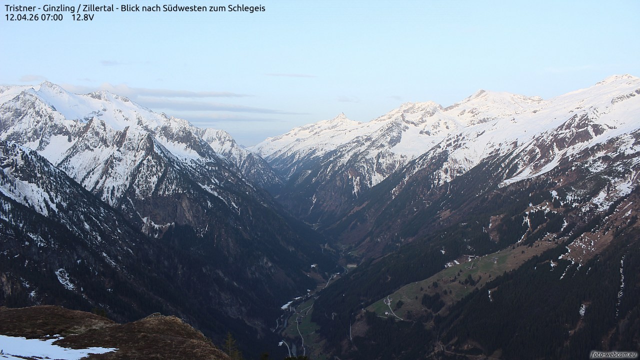 Archived image Webcam Tristner/ Zillertal - View to Grinberg