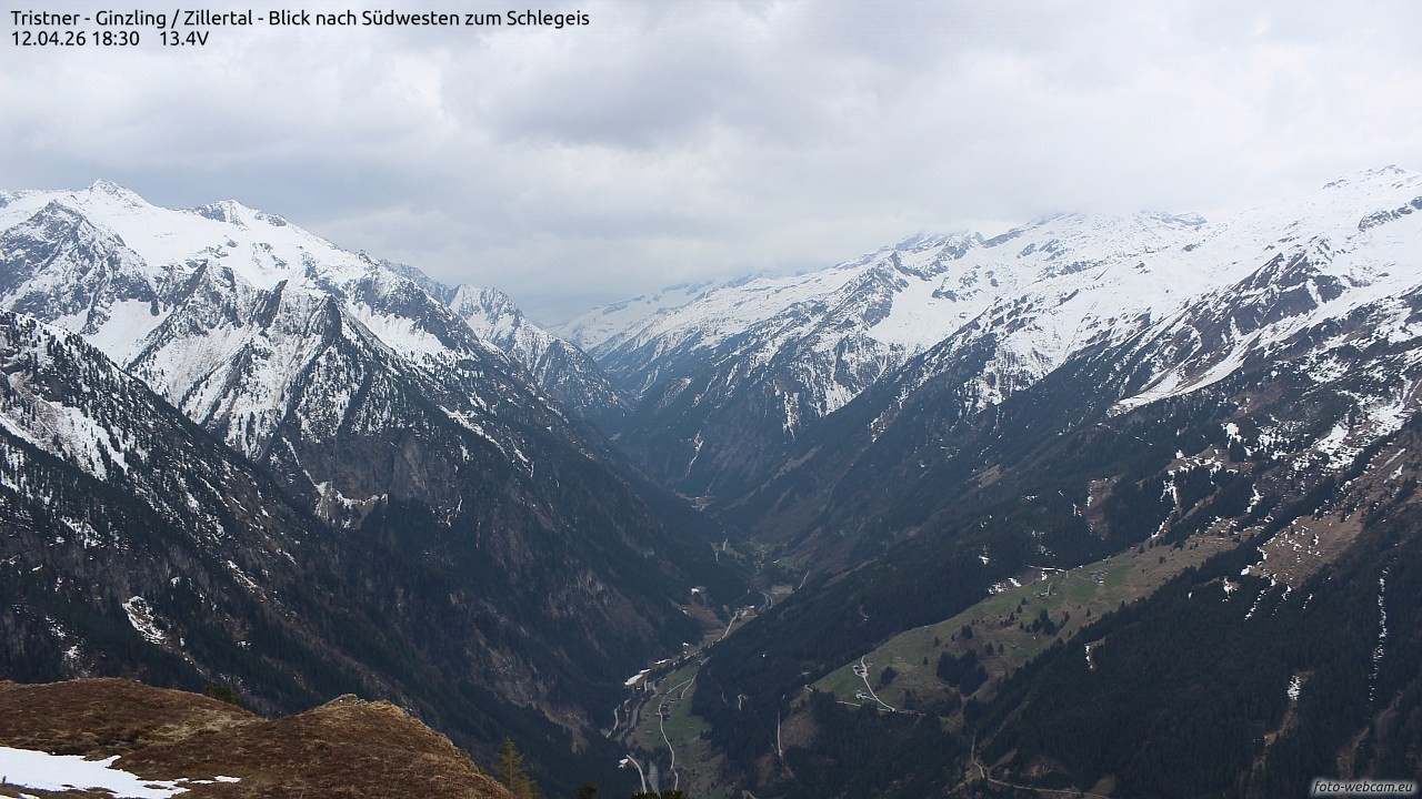 Archived image Webcam Tristner/ Zillertal - View to Grinberg