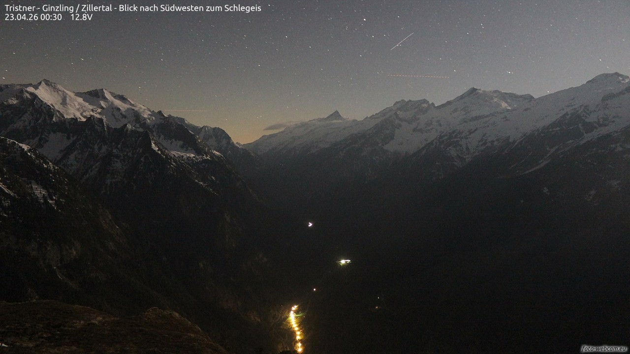 Archived image Webcam Tristner/ Zillertal - View to Grinberg