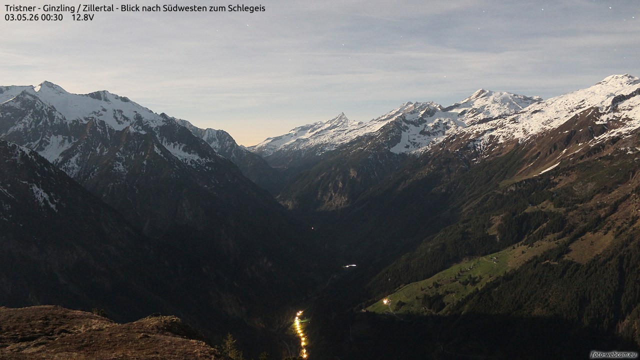 Archived image Webcam Tristner/ Zillertal - View to Grinberg
