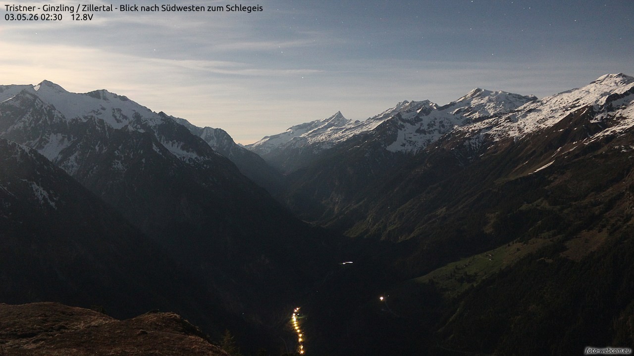 Archived image Webcam Tristner/ Zillertal - View to Grinberg