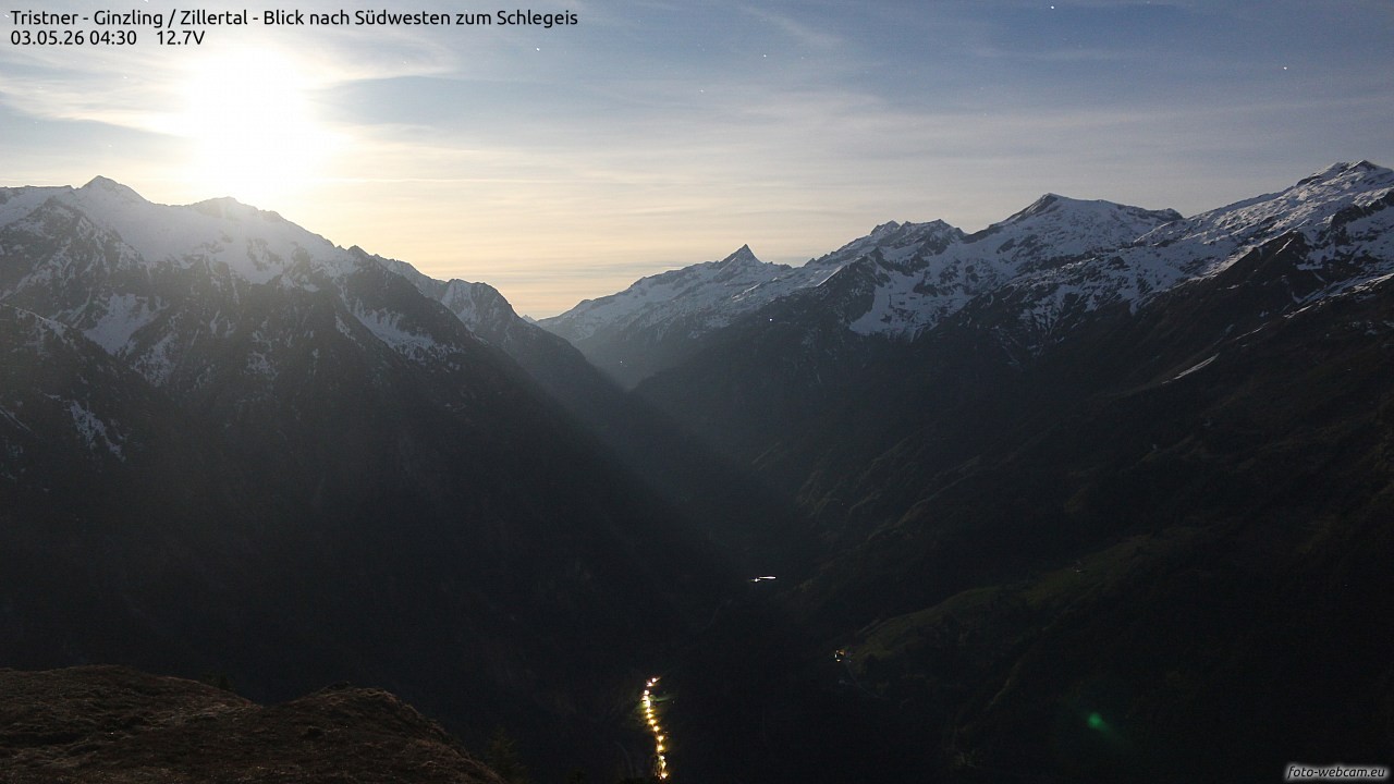 Archived image Webcam Tristner/ Zillertal - View to Grinberg