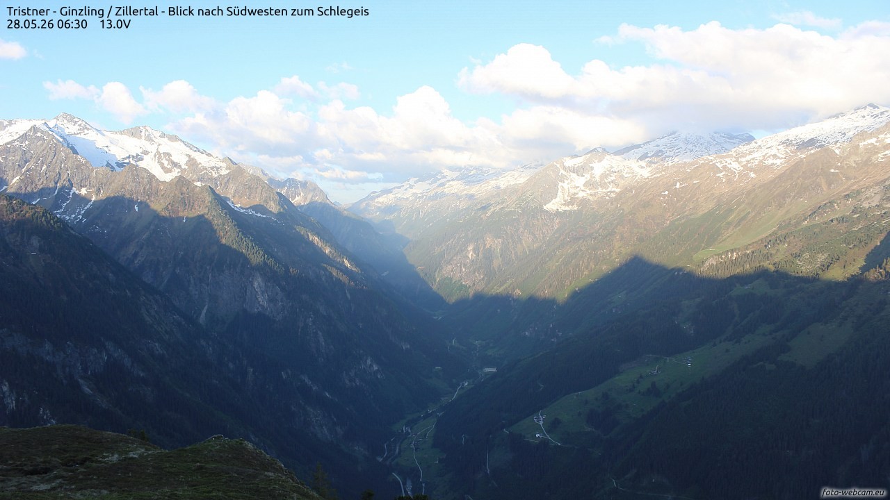 Archived image Webcam Tristner/ Zillertal - View to Grinberg