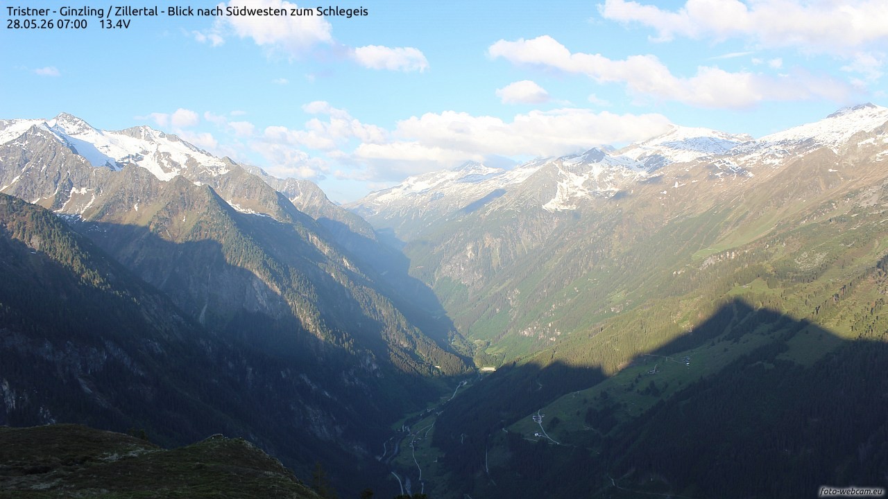 Archived image Webcam Tristner/ Zillertal - View to Grinberg