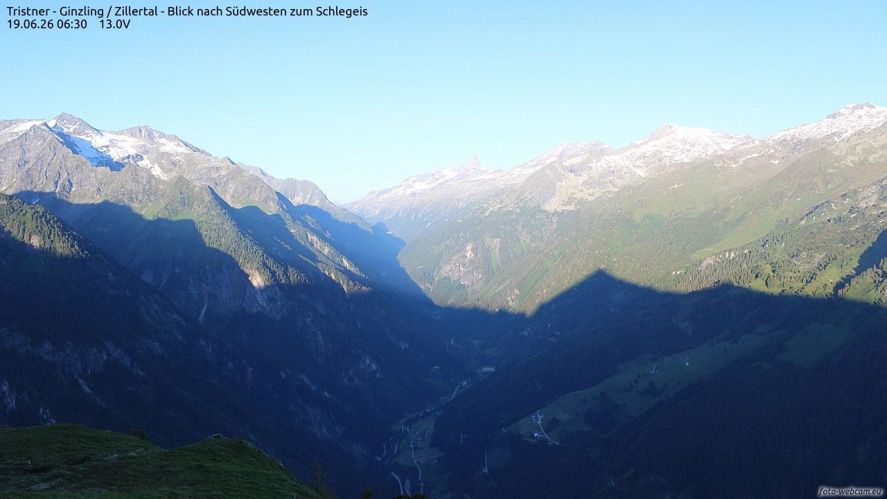 Archived image Webcam Tristner/ Zillertal - View to Grinberg