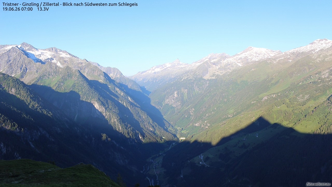 Archived image Webcam Tristner/ Zillertal - View to Grinberg