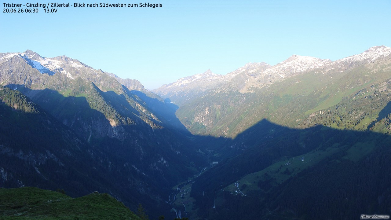 Archived image Webcam Tristner/ Zillertal - View to Grinberg