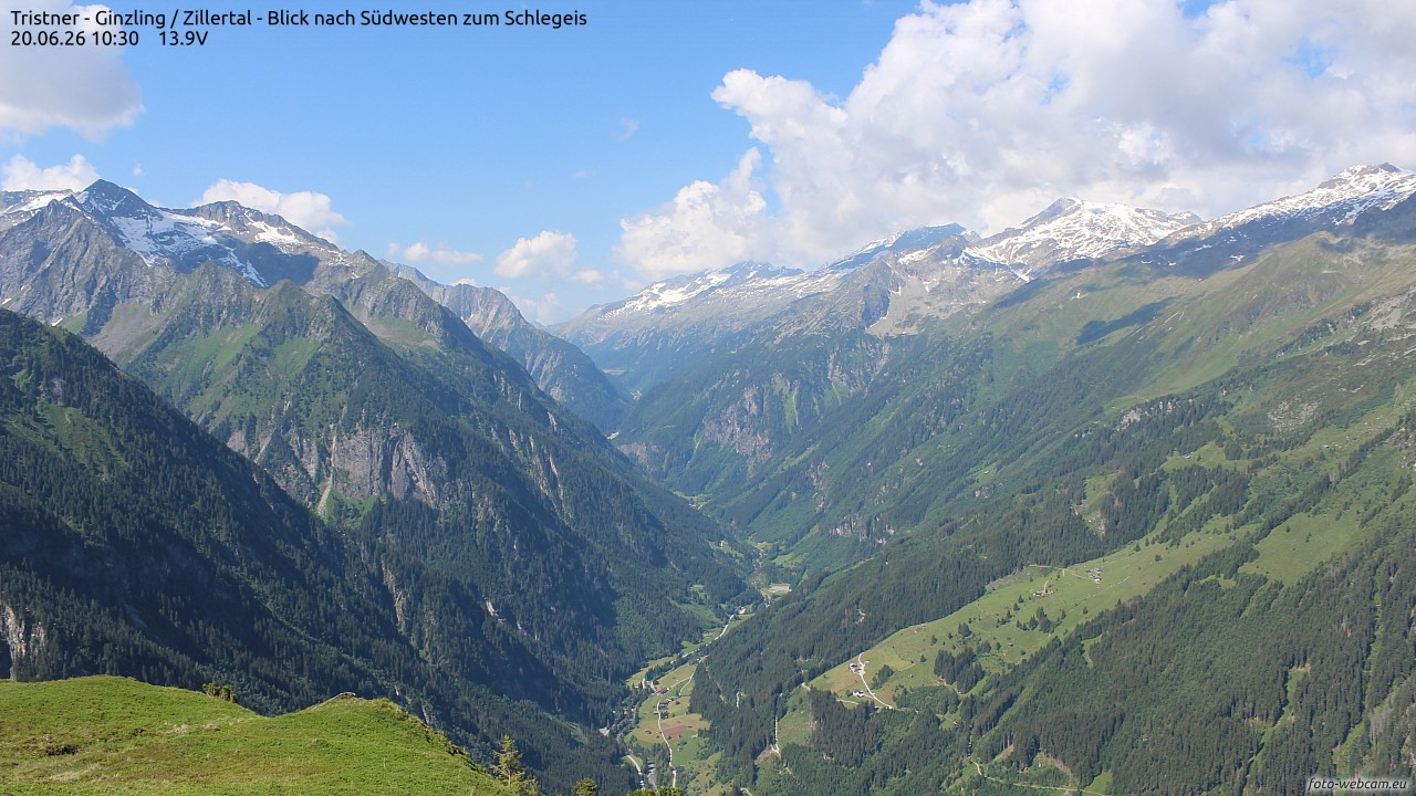 Archived image Webcam Tristner/ Zillertal - View to Grinberg
