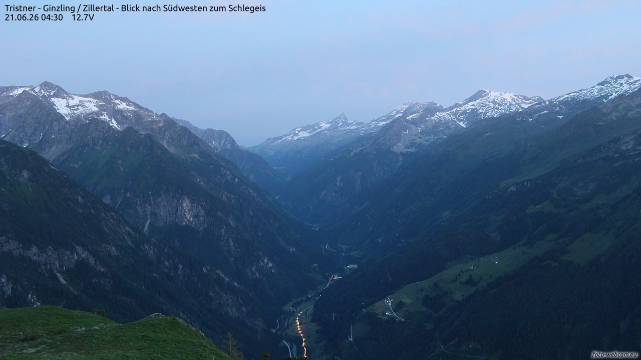 Archived image Webcam Tristner/ Zillertal - View to Grinberg